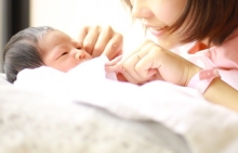 産褥期はいつまで？安静の目安と悪露の終わり・外出の時期や過ごし方まで徹底解説