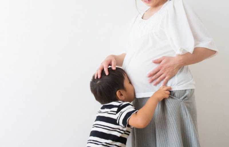2人目出産で上の子はどうする？寂しさを和らげる事前準備と預け先の選び方